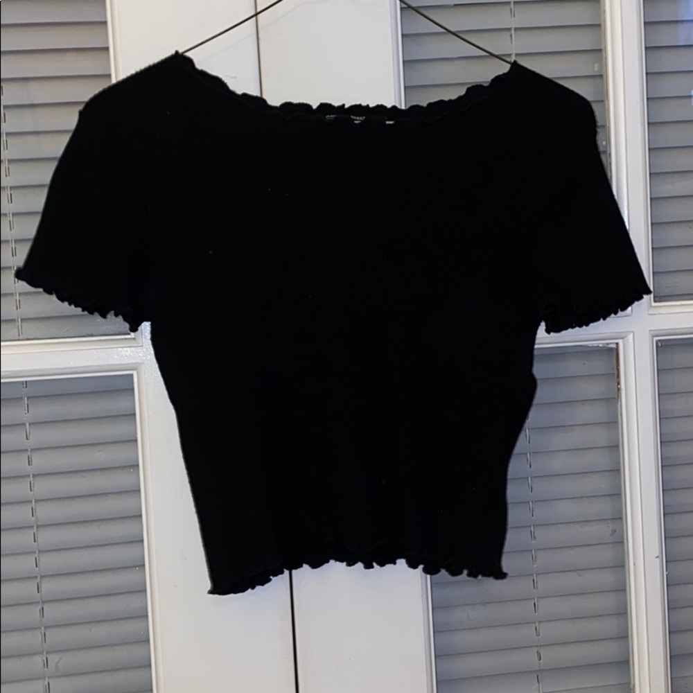 Scalloped black crop top